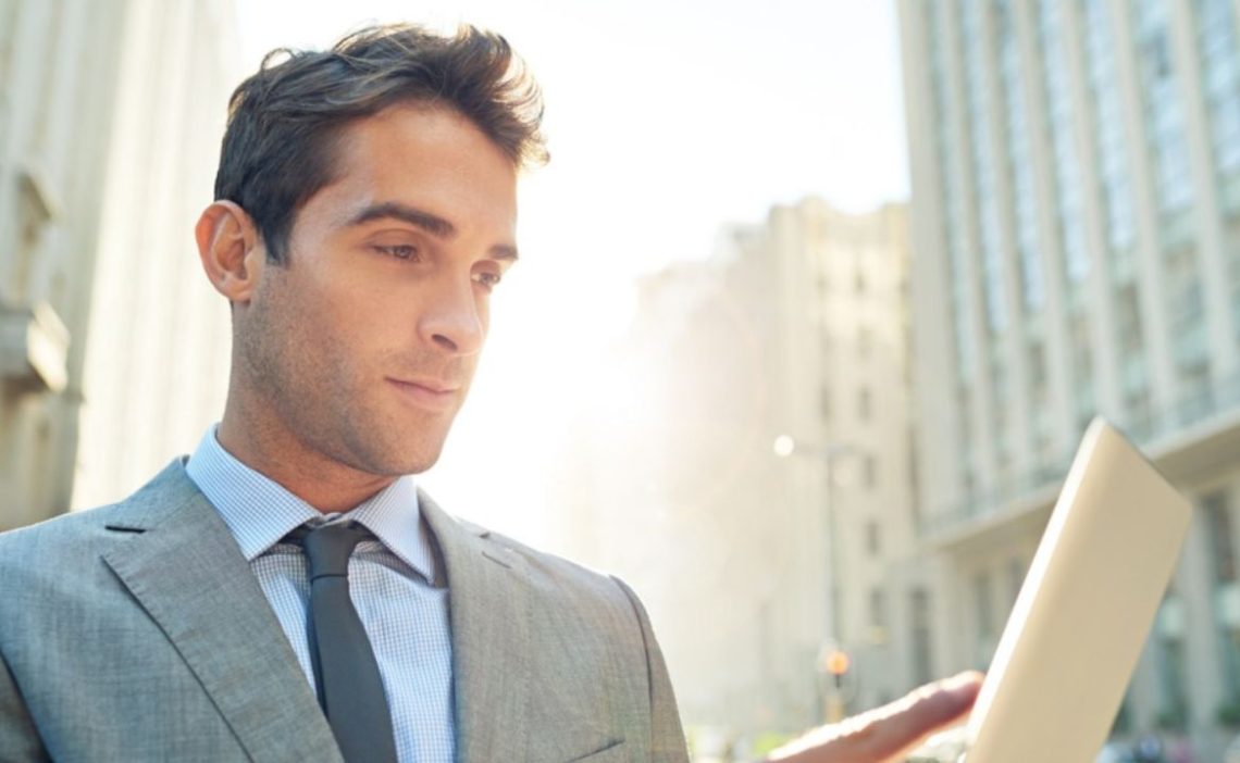 How Lightweight Tech Shapes Today’s On-the-Go Lifestyle